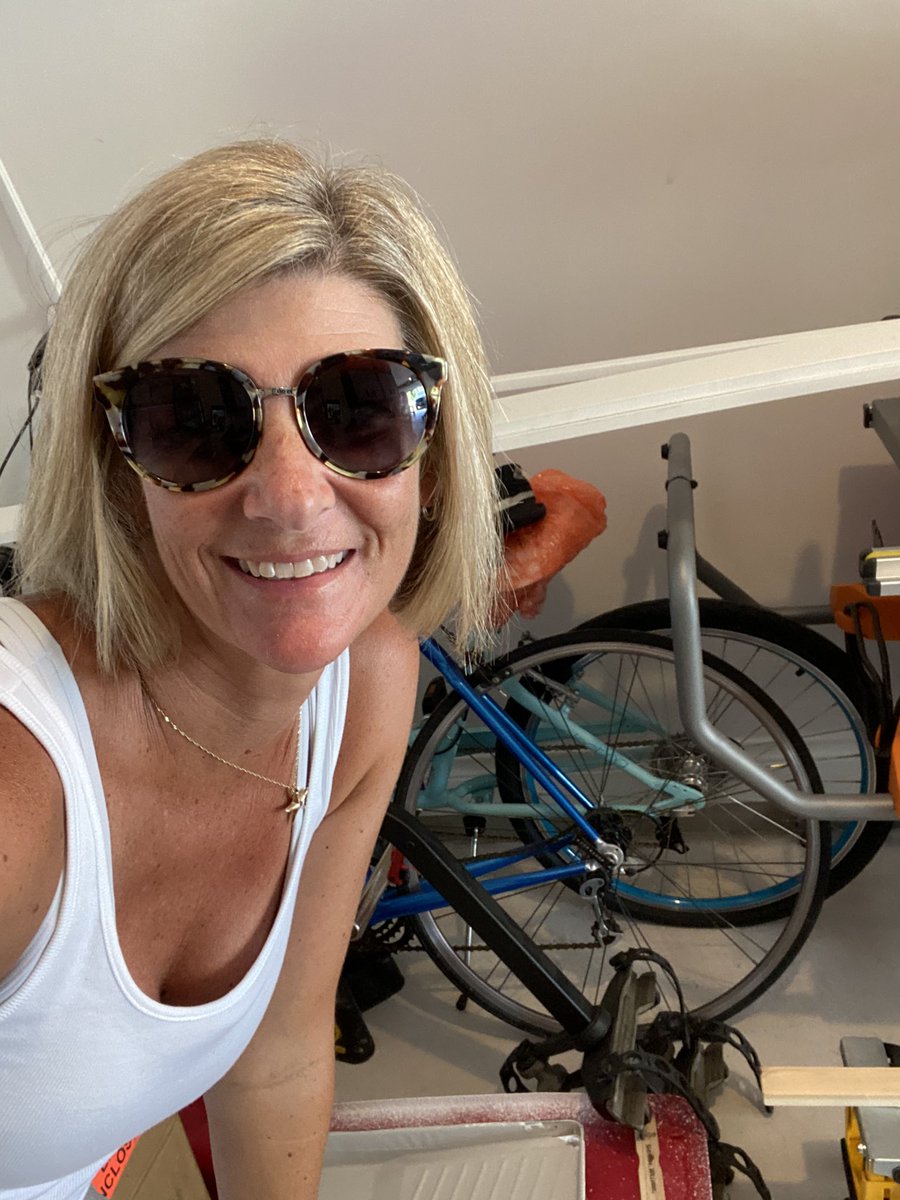 MrsRowe18's tweet photo. Thought about riding my bike selfie but it hasn’t left the corner of the garage. #Rheselfiebingo @frankhousera1 https://t.co/j7Uy9RhjbV