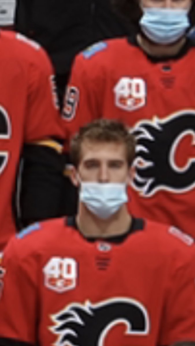 #NoahHanifin 🥴😷