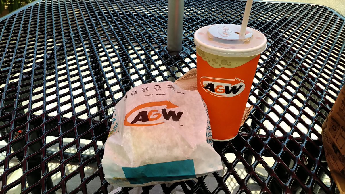GreatRootBear's tweet photo. Getting some @AWCanada #BurgerPower for @TheRevivalGG games today. https://t.co/ES7usiNc87