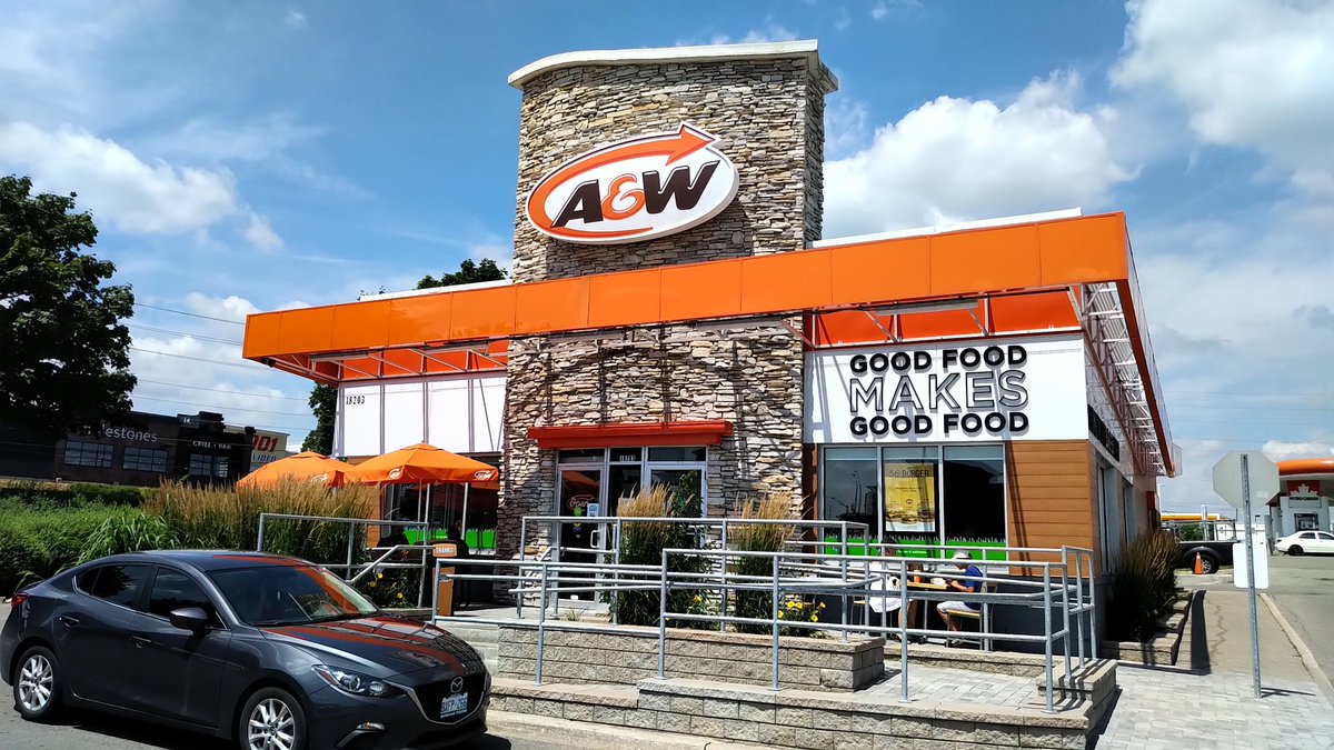 GreatRootBear's tweet photo. Getting some @AWCanada #BurgerPower for @TheRevivalGG games today. https://t.co/ES7usiNc87