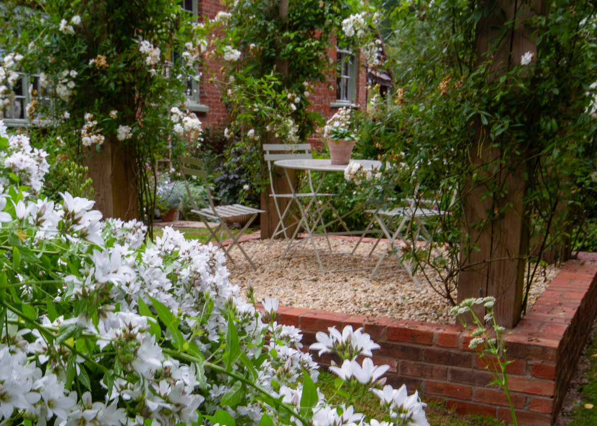 wharfhousegrdnr's tweet photo. Our new seating area in The White Garden. #Garden #gardendesign #gardenlife #gardening https://t.co/CbvnKai15J