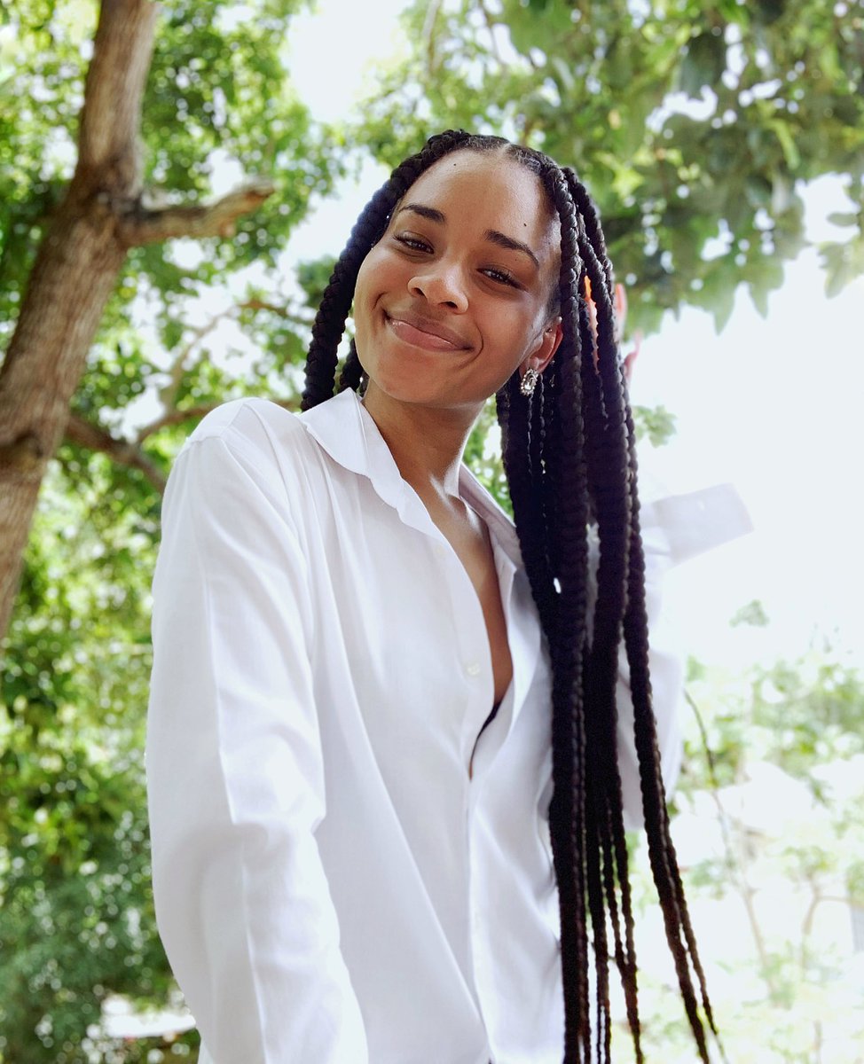 Domeaux26's tweet photo. Feeling effortlessly beautiful ❤️
Braids by: @tekeirastyles https://t.co/QBbqkvQaCq