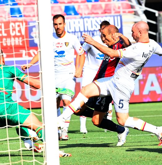 EmbajadoresArg's tweet photo. 🇮🇹 Con gol de Rodrigo Palacio y Nico Domínguez en el banco, el #Bologna le ganó 3-2 al #Lecce de Nehuén Paz (titular) por la fecha 36 de la #SerieA.

#️⃣ #BolognaLecce https://t.co/x1AUaUJp9P