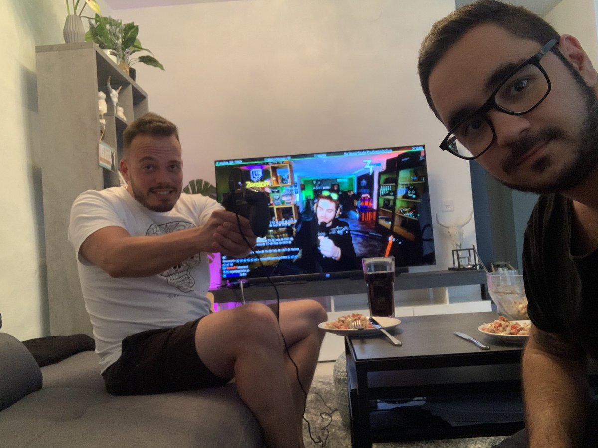 KuzcoLR's tweet photo. @ZeratoR On est là ! 
@ZeratoR https://t.co/fbsDxRygmO