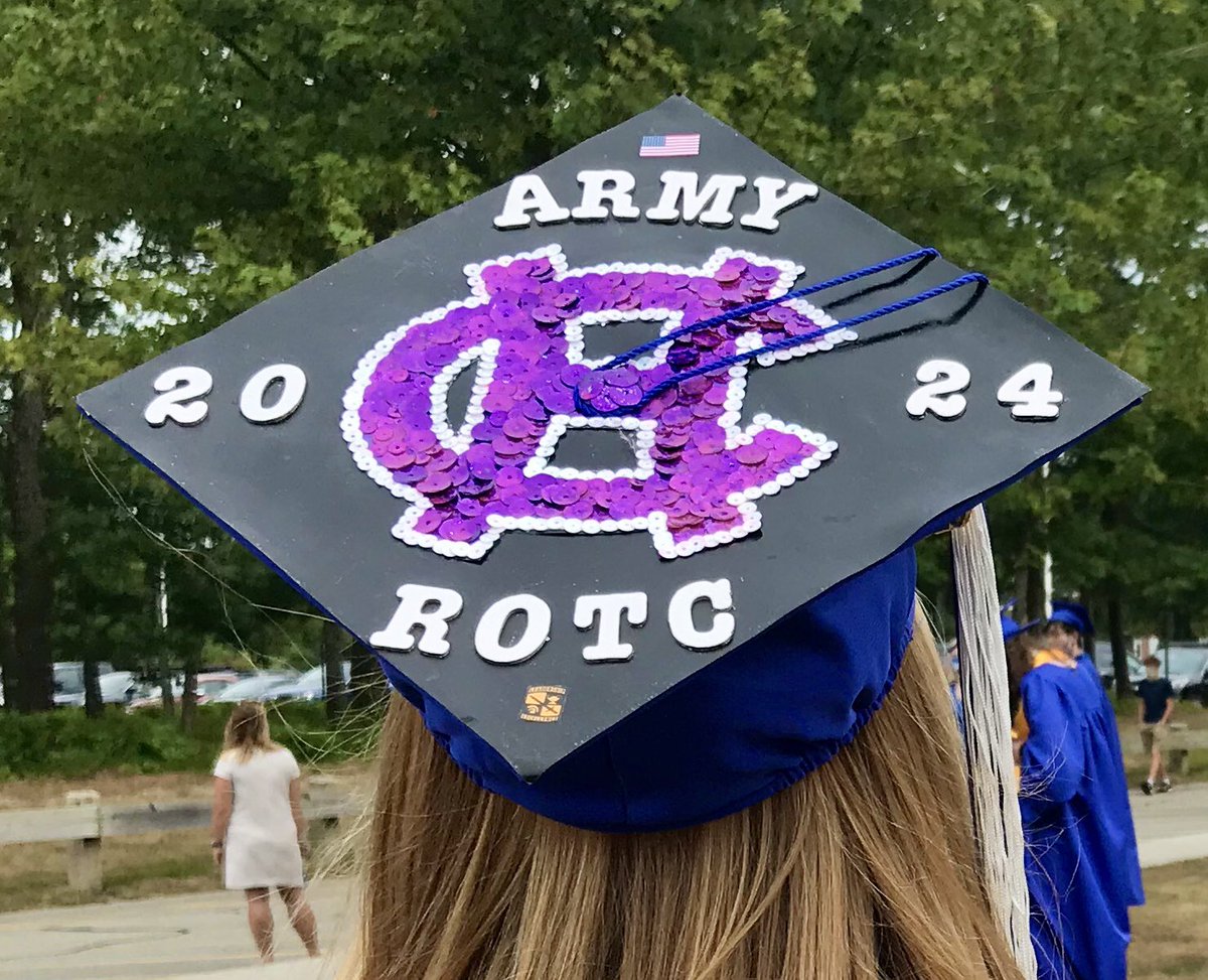 MHSGuidance1's tweet photo. Some Mashpee Mortarboards from Graduation Day 🎓#Falcons2020 #IndividualCreativity https://t.co/UcKaaDQvDu