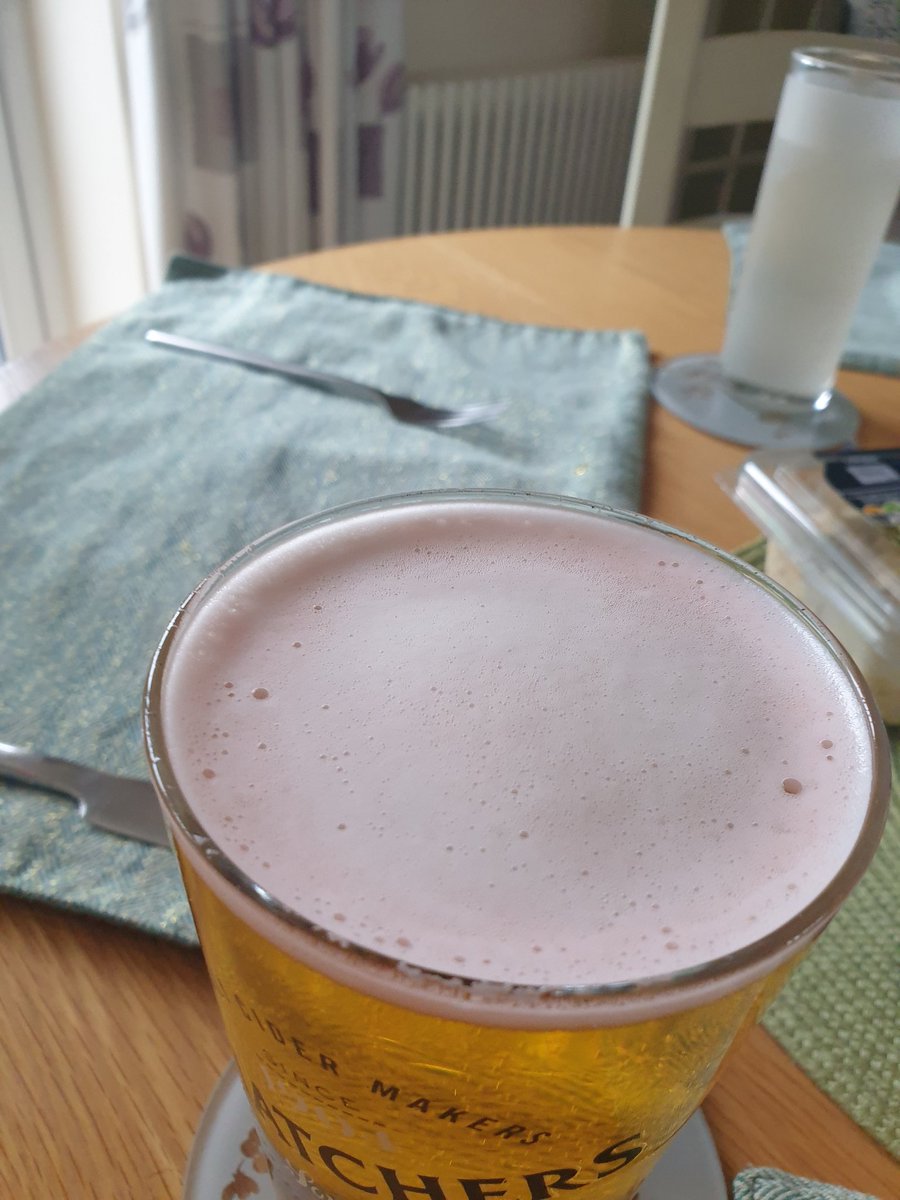 ClaytonD93's tweet photo. Anyone else's @thatchers_cider gold got a red/pink tinge to it? Had a few cans like it. Still tastes great but wondering what the red/pink is? https://t.co/ZIoJXHdMZ8