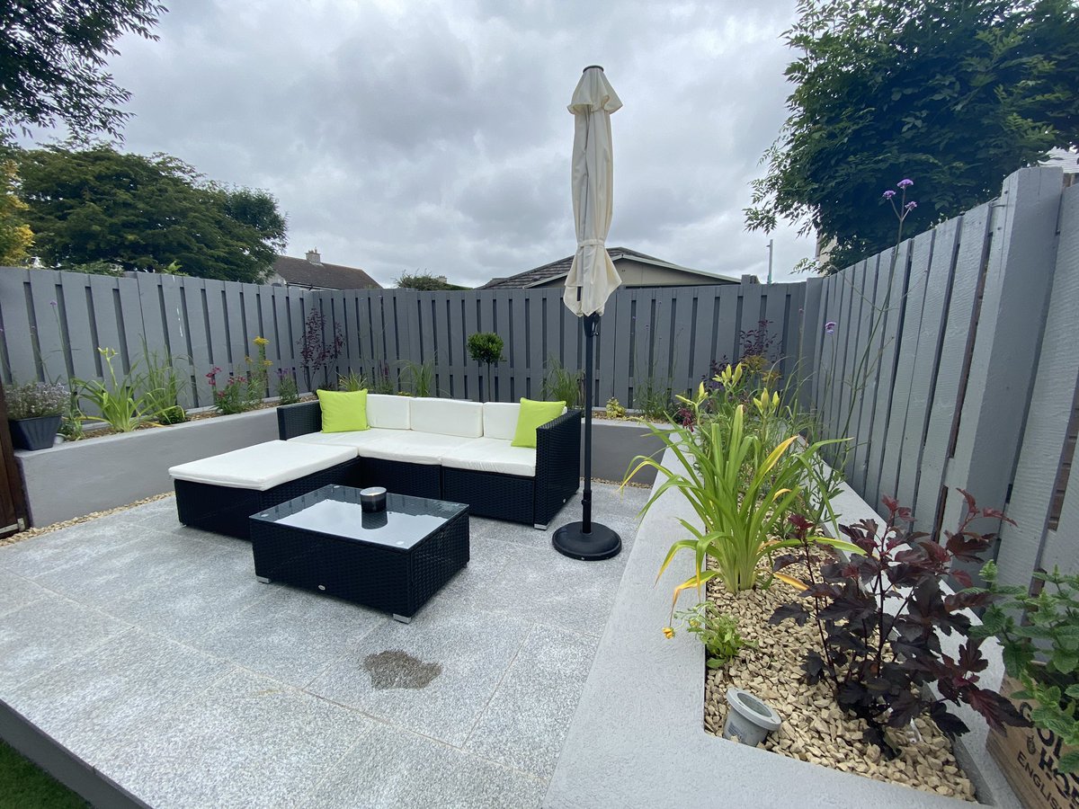 ciaracarroll's tweet photo. Project completedπ·before and after #gardendesign #projectpatio https://t.co/nW7Y10xwDt