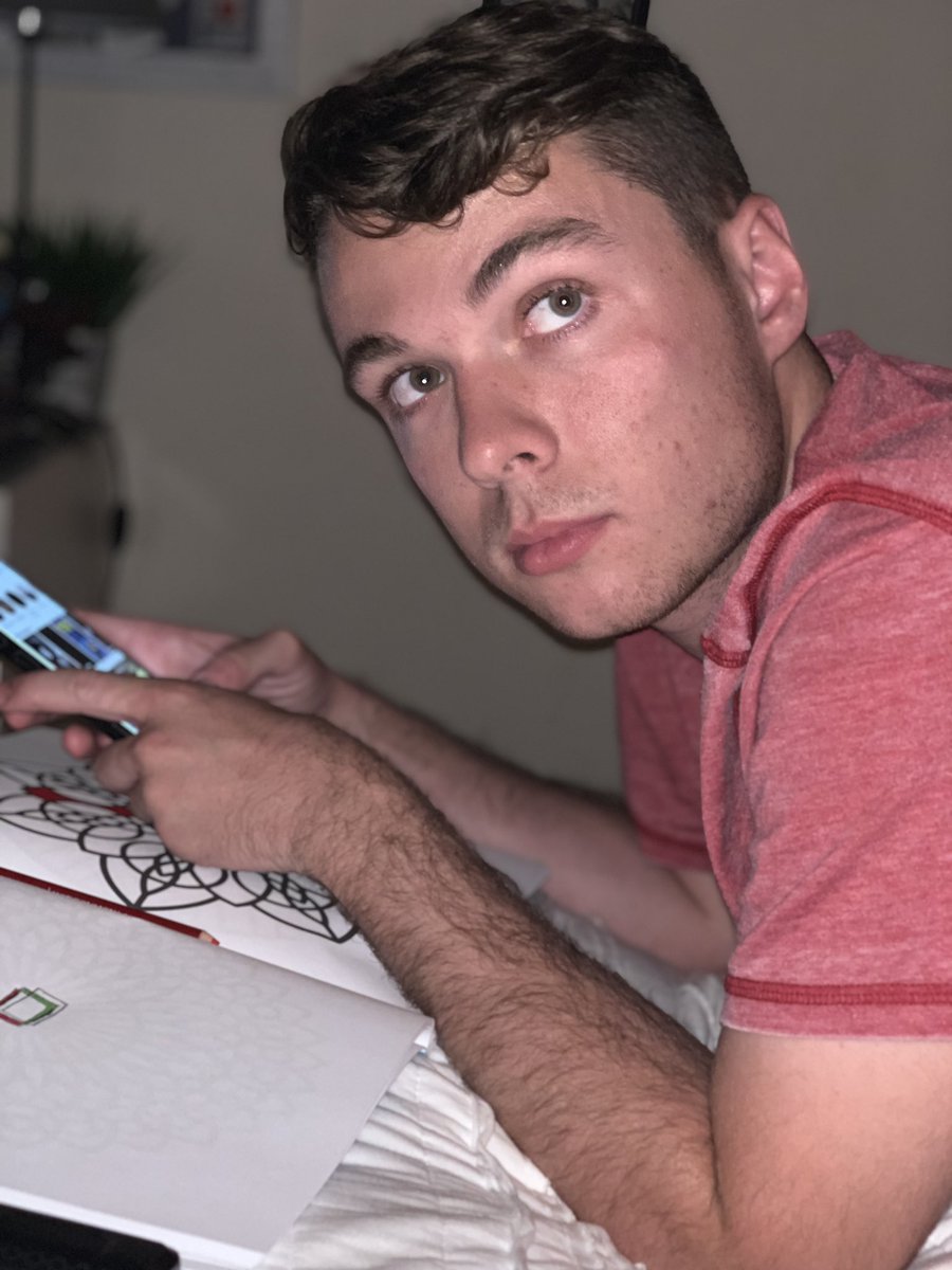 thenamestaylor1's tweet photo. Happy 21st birthday to this abosoltely glowing hunk of a man, I love you honey bunches https://t.co/33RAgsOE4k