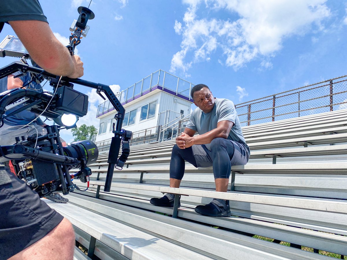go_pink_energy's tweet photo. On the set with @BarrySanders as he films a commercial for POWERHOME SOLAR! We love the chance to partner with a legend. Thanks to Noah Elliott Morrison for the photo! π ππ₯
#detroitlions #GOAT #whypowerhome #powerhomesolar #solarpanels #michigan #michigansolar https://t.co/ucPDoPxDKg