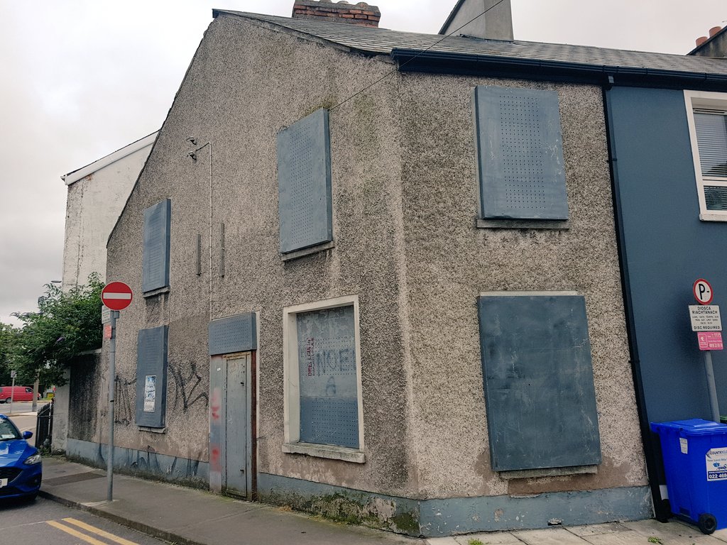 another boarded up property, sad to see it not being used when we have so many neighbours  #homeless  #Cork city, on  #CorkCC derelict list since 2016, 4 years, let's hope it becomes someone's home soon  #socialcrime  #dereliction  #Ireland  #inequality  #culturalheritage  #regeneration