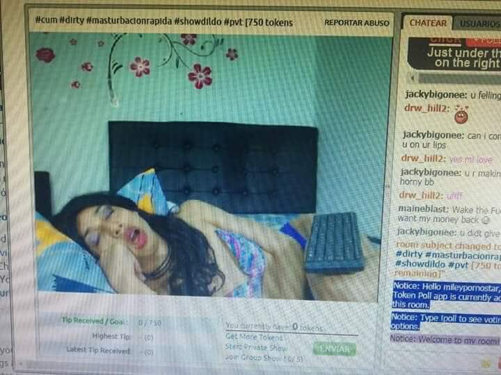 Soyferb1's tweet photo. Este sería yo si fuera modelo web cam 🤭🤣🤣🤣💜
🔴 #webcam #cam4 #xxxshow 
#SiguemeYTeSigoAlInstante https://t.co/eAxANH962M