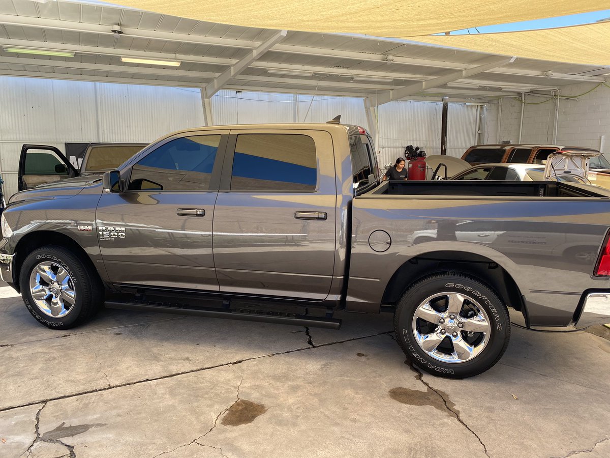 shaunhufff's tweet photo. Paint Correction on a Ram! 💙 #glassfinish https://t.co/kz9UIDHvVo