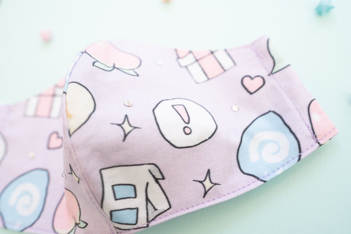 Janthraxx's tweet photo. So I made fabric with my little doodles, then sewed some masks out of it. I have an Etsy for them if anyone is interested! https://t.co/4kUyNDaV83