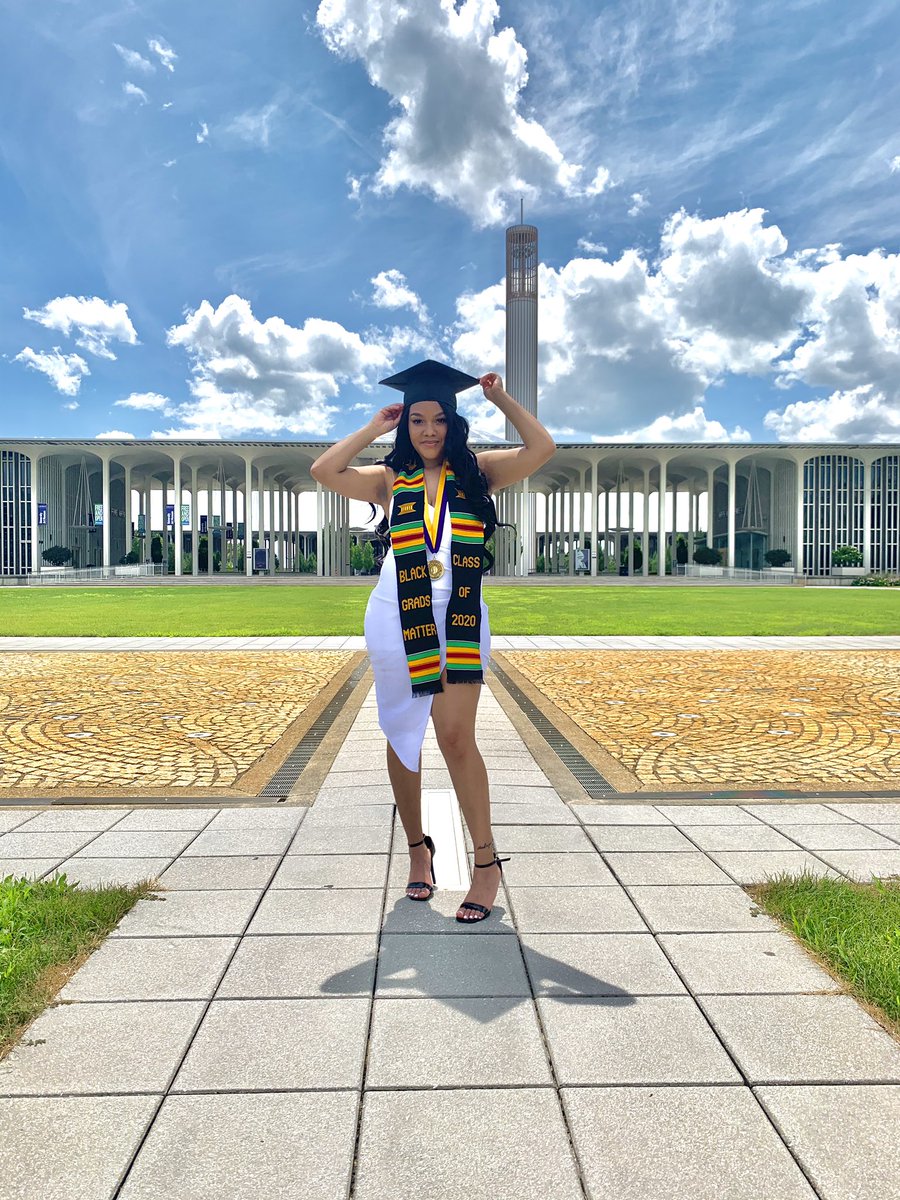 Kayray426's tweet photo. Did that 🎓🙌🏾 https://t.co/0GuXhxf1pr