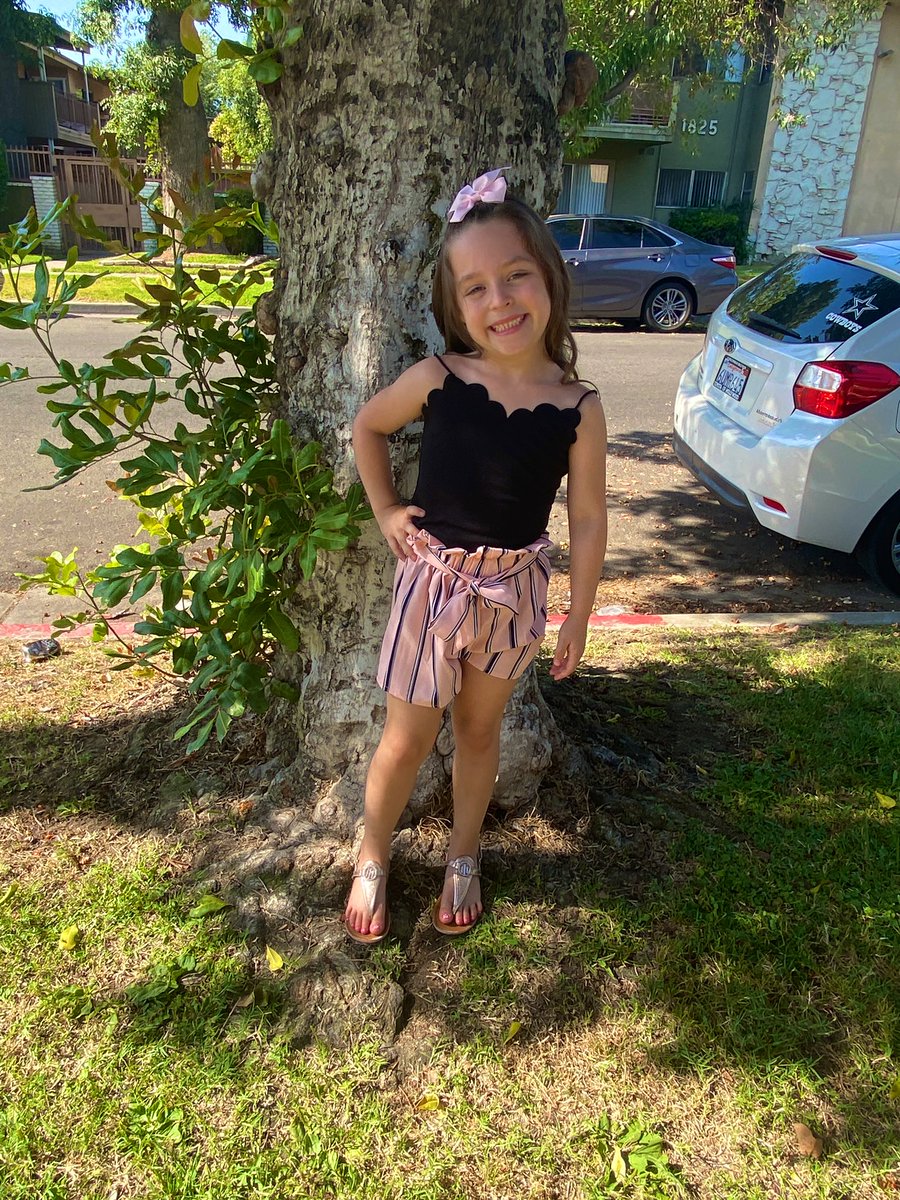 Lilkayybaby07's tweet photo. She’s so freaking perfect. She’s growing so much and I don’t want to keep up with her 🥺😭 I’m literally trying not to cry because my baby isn’t a baby anymore. #almost6 https://t.co/5Ek36ZvP6t