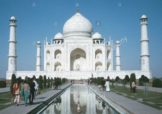 Today  @TheRashamiDesai completed 8 years on Twitter. Congrats RD . I made a thread for the same.PRESENTING  #RashamiDesai as 8 wonders of the world : A TWITTER THREAD (7 wonders of modern world + 1 of ancient world granted honorary status = 8)1. Taj Mahal (India)