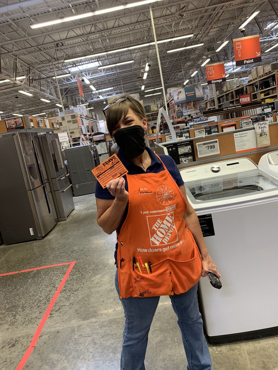 Mandy_Confer's tweet photo. Way to go Amanda, Matt, and Molly!!! Get those leads!! #SpecialtySuperstar #thd4724 #needmorecowbell #SpecialtyRocks #SpecialtySelling @ASM4724 https://t.co/uIZ256iqFT
