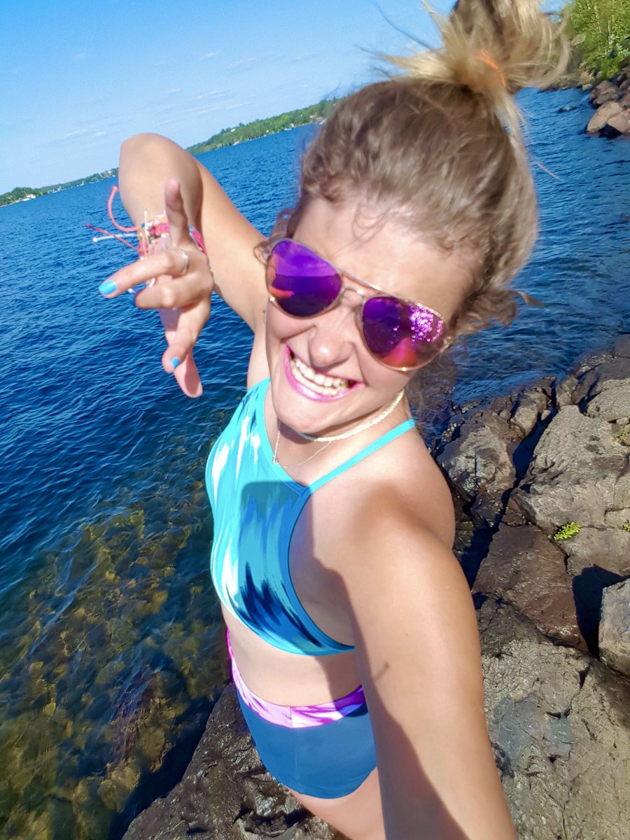 HeyItsMeMissJT's tweet photo. Another great weekend at the lake. Pure joy! #GoodTimes #SolidWeekend #Summer #SweetAndSimple #BeatTheHeat #GoldenHour Meanwhile... #MyHandHasAMindOfItsOwn #GoofBall #GetOutside ๐คฃ๐โ๏ธ๐ฆ ๐ฅ๐ฒ https://t.co/TH5tSCJ8dP