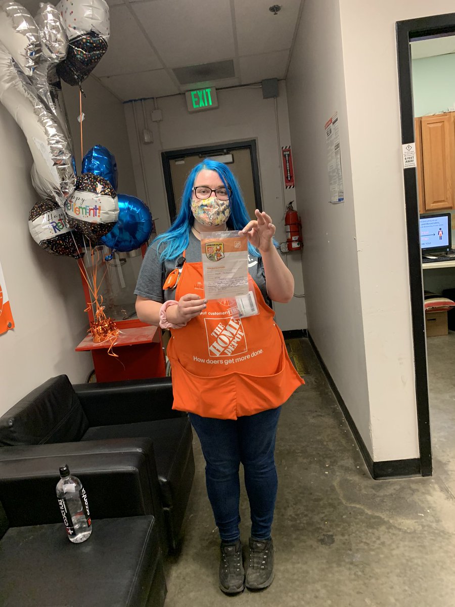 Mandy_Confer's tweet photo. Way to go Heidi!! Keep rockin those Cashier Metrics!!!! #Thd4724 @AngelaHD4724 https://t.co/YmtF045xyk