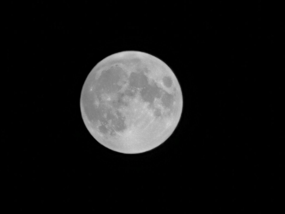 pawelekg's tweet photo. The last Full Moon on July 5,2020,6:44.This is my photo of the Moon just 4 hours before the maximum and less then 2 hours before moonset. :) And 4.5 hours earlier and then 30 minutes later. :) #buckfullmoon #buckmoon #moonshot #astro #Astrophotography #photography #photo 📷🌕😊🧡 https://t.co/PYFAy7bvmG