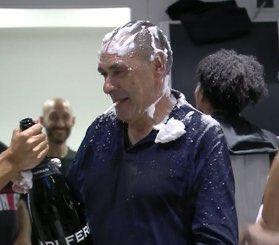 Hoy, tras 25 años en los que alcanzó a dirigir en 8 categorías del fútbol italiano, Maurizio Sarri logró obtener su Primer Scudetto. Hablemos un poco de la increíble carrera de Maurizio Sarri. Football Manager en la vida real. [HILO BY <a href="/Juezcentral/">Juez Central</a> ]