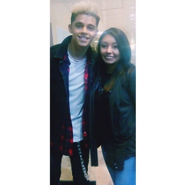 BereVillal89's tweet photo. @teamhoyerofc @hoyerofficial Por siempre iluminarnos una sonrisa día con día, con su música, su sonrisa,sus fotos, su actitud!! Por el simple hecho de ser @hoyerofficial ❤️ https://t.co/oHyYs4wp1w