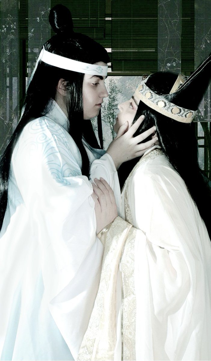 NoraHades's tweet photo. Follow me through the dark
Let me take you past our satellites
You can see the world you brought to life. #XiYaoMonth2020 #mdzscosplay #JinGuangyao #LanXiChen #cosplay #modaozushi https://t.co/bzdtFr4lA0