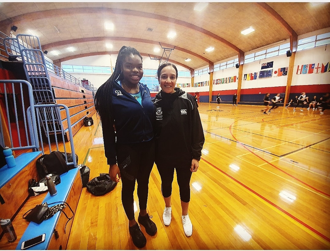 RavMarie16's tweet photo. Do you remember your first 'Netball Mom'? 💗 Tune in to #NetballZone tonight where @northernmystics shooter Grace Nweke returns to Avondale College to share her story 😊 @skysportnz https://t.co/yt0ZqvPIXx