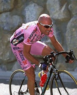 Sunglasses were all so small and ugly, but you could wear a total pink kit at Tour de France