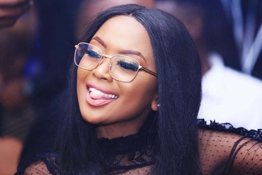 Unathi_M2's tweet photo. Uyamosha wena 😂😂😂#Uyajola99 https://t.co/1RPfLIRD3F