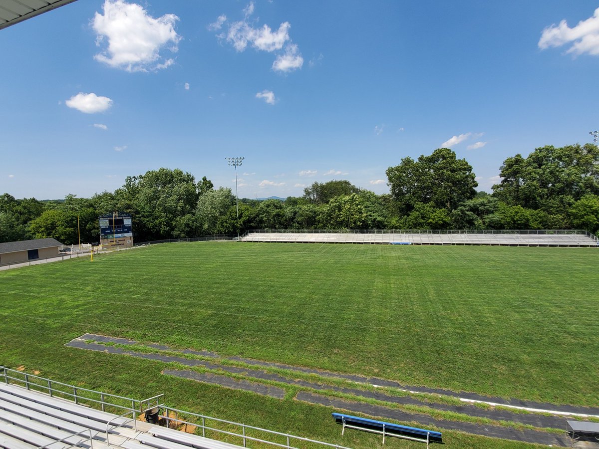 MatthewFairclo4's tweet photo. 6 weeks until home opener, field is ready to go. Take pride in the appearance of your complex. September 11th can't get here fast enough. https://t.co/wZl2MP9tBj