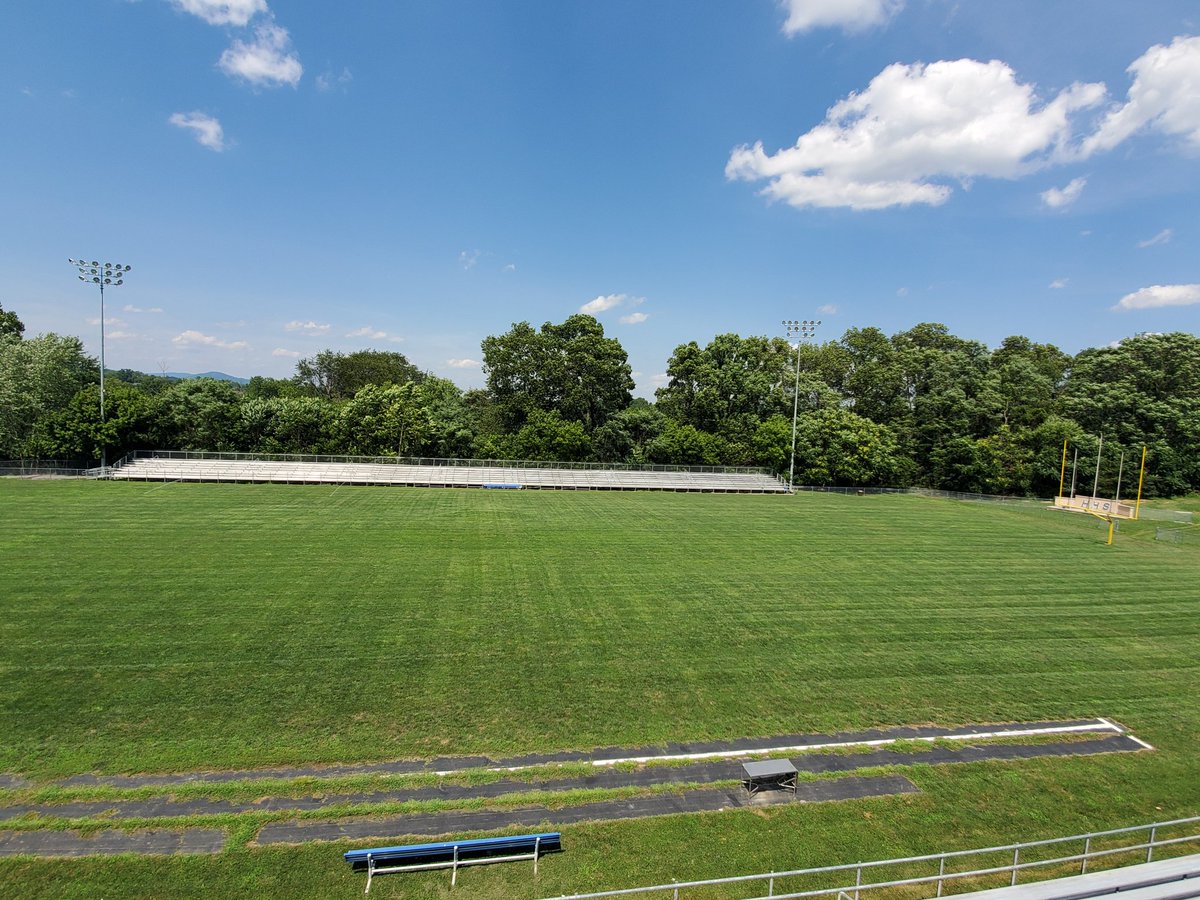MatthewFairclo4's tweet photo. 6 weeks until home opener, field is ready to go. Take pride in the appearance of your complex. September 11th can't get here fast enough. https://t.co/wZl2MP9tBj