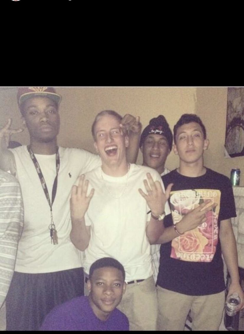 iam_kbxii's tweet photo. RIP young king... https://t.co/pTh3ahUvyG