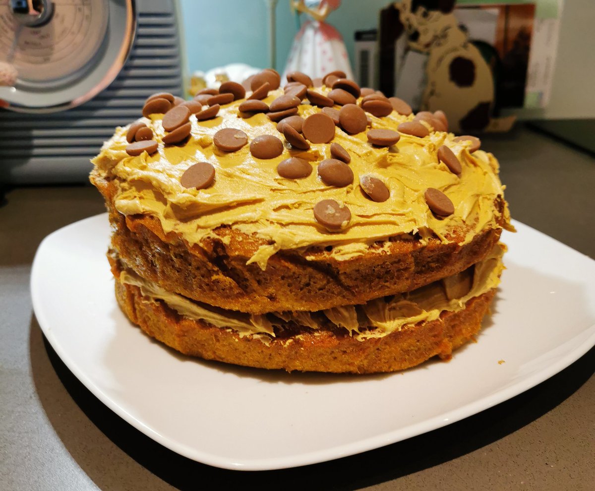 Team_Rob's tweet photo. So @LittleCrossan and I made a real ghetto looking coffee cake today.

Haven't tried it yet, but weighs similar to large sack of potatoes. https://t.co/rTgcnPKl19