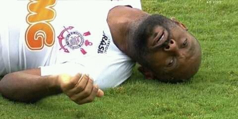 JeffyuriYuri's tweet photo. Corinthians em clássico: FODASE VOU JOGAR BOLA 

Corinthians contra time pequeno https://t.co/1LgAnk6Gkc