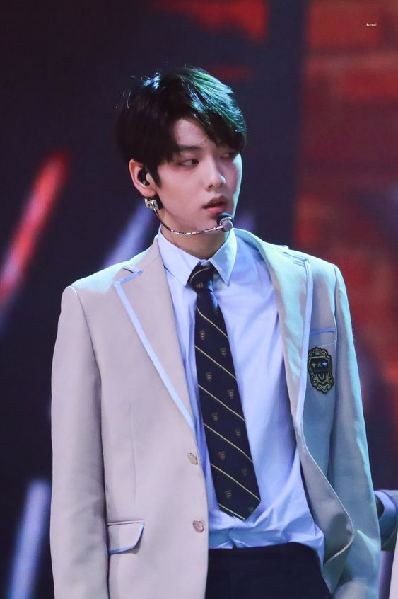 black and white soobin though >>>>> O.O