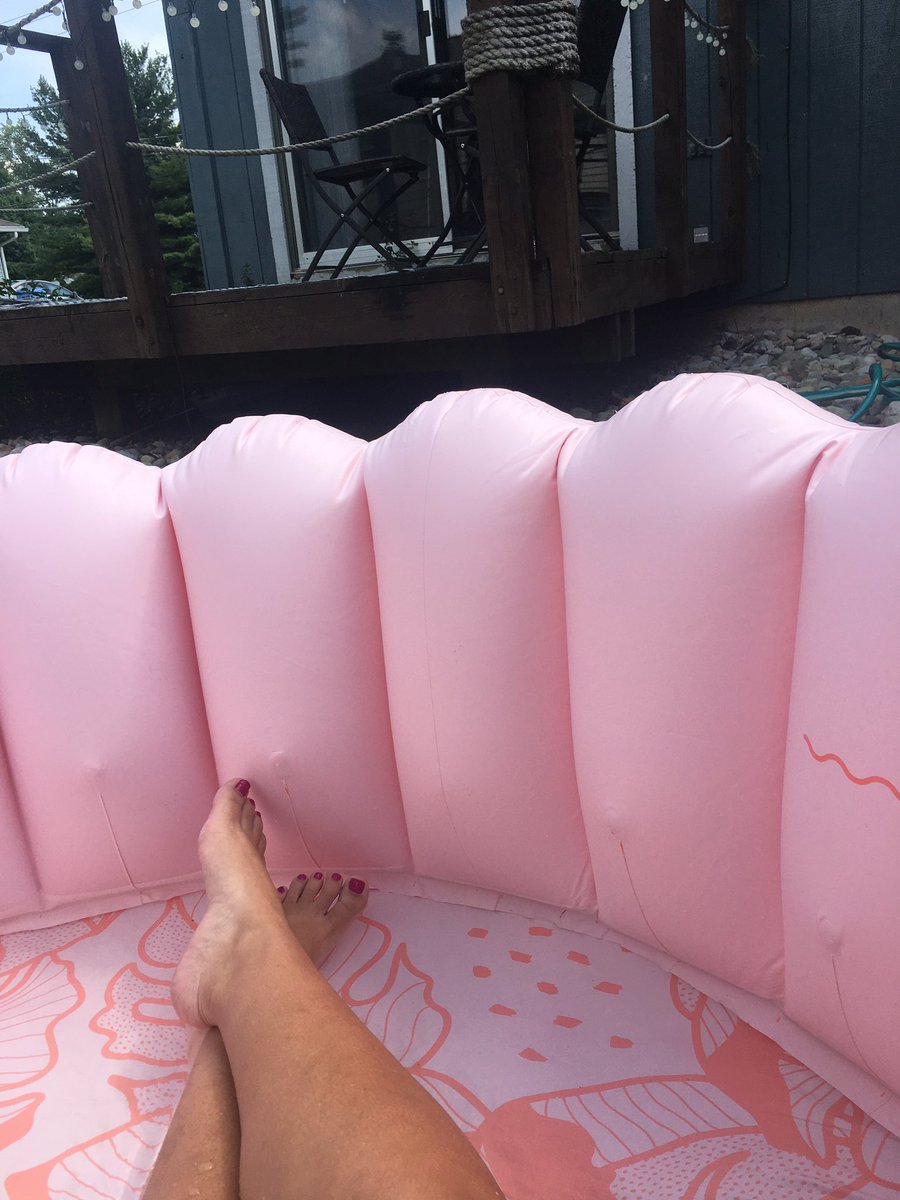 KT_Field's tweet image. Lazy Sundays. Soaking every bit of summer up before school starts.