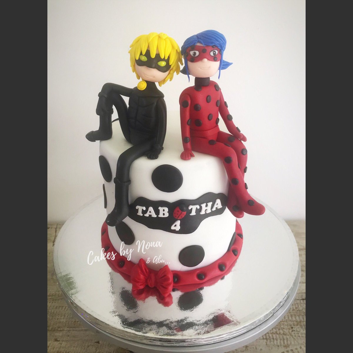 Cakesbynona's tweet photo. Miraculous Lady bug and Cat Noir Bday cake #miraculousladybug #catnoir #miraculousladybugcake #catnoircake #customizedcakes #pastelespersonalizados #cakedecorating #cakes #losmejorespasteles #bestcakes #kidscakes #pastelesinfantiles #cakesbynona #cakesbynonaandabu #custommade https://t.co/pITx0hqwbn