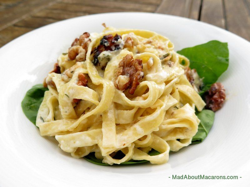 Jill_Colonna's tweet photo. Love Salade de Chèvre Chaud? Try this Goat's Cheese & Toasted Walnut Pasta Sauce, French style! Printable Recipe: https://t.co/lXHw05SAqF
#goatscheese #pastasauce #chevrechaud #frenchlife https://t.co/P8ZxB4sKX8