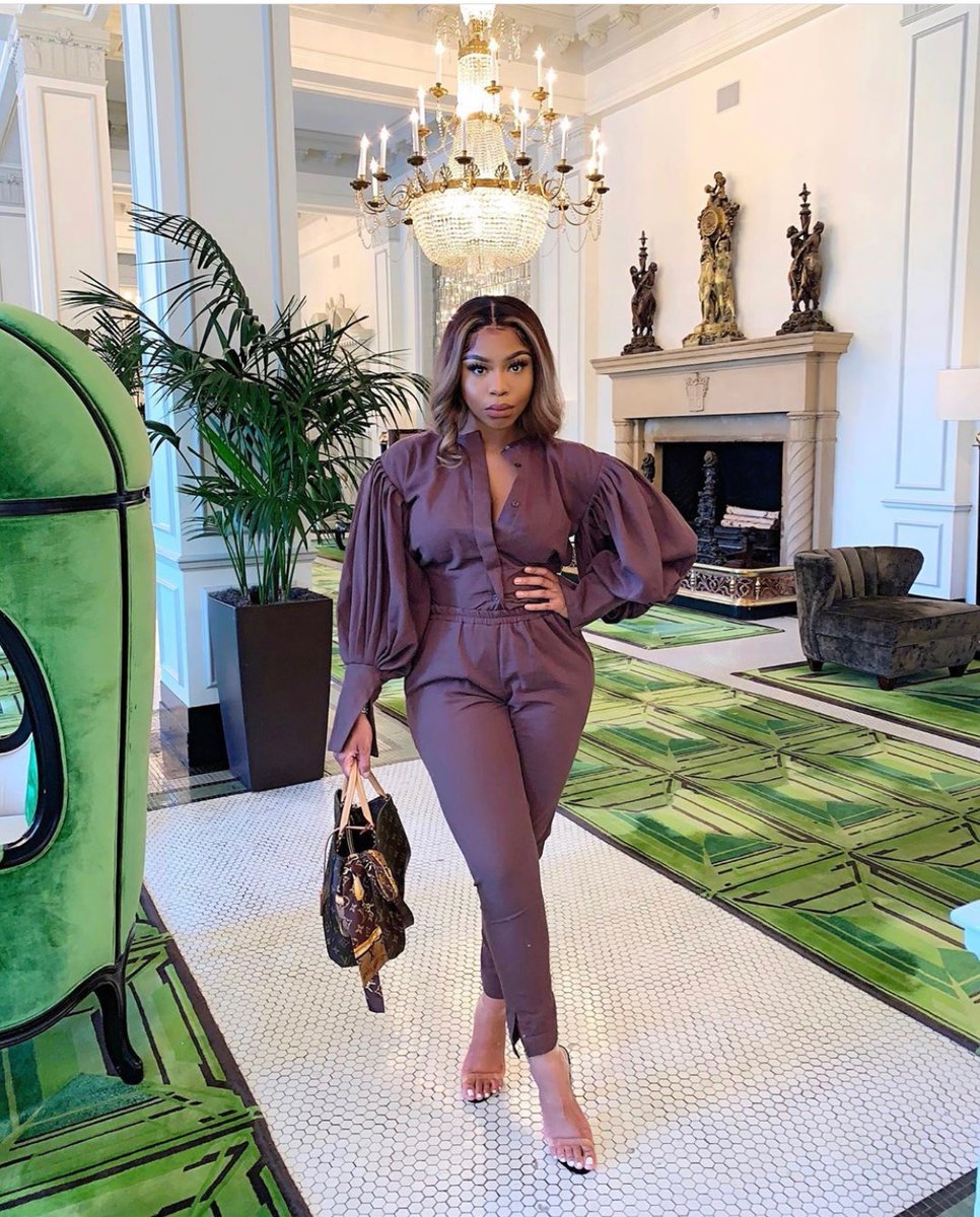 TopeFnR's tweet photo. @Sophiologyy looks amazing in @matopeda_studios by TopeFnR. 

Shop https://t.co/I18JuLmRK2

Worldwide shipping 

She is CHOCOLATE 
#sendnudesbyMatopeda #Matopeda #Matopedastudios #Farabale #summer #linen #casual https://t.co/sdj7EOtFgQ