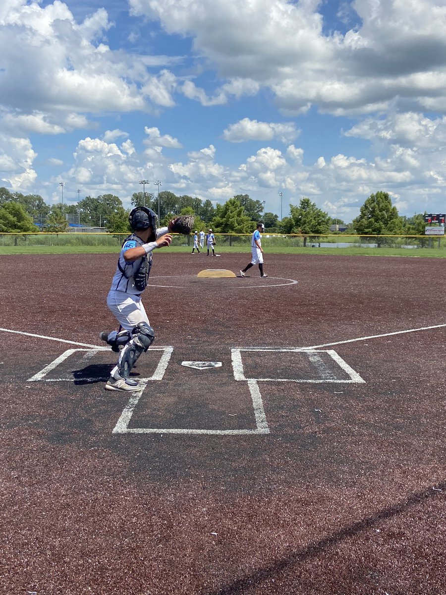 KCSPORTS's tweet photo. 13U Major Championship game is underway as the KC Siege take on the Capital City Bombers. The game is being held on the Red Robin field here at the Capitol Federal Complex #usssa #playusssa #usssalive https://t.co/t3TMdWjLhw
