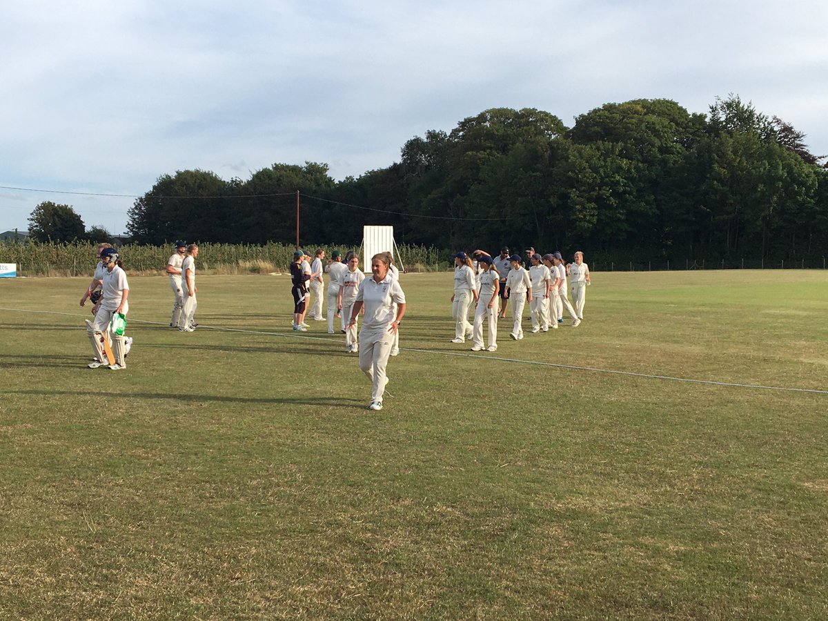 Thank you <a href="/TheShrimpsCC/">St Lawrence & HC 🍤</a> for hosting the Swans today. Mixing the teams led to a great match with some amazing moments for all. 🦢🏏