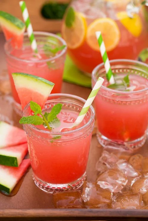 UcpsU's tweet photo. With or without the alcohol...Who has a great summer drink recipe to beat this summer heat? https://t.co/Bbj6N36cuq