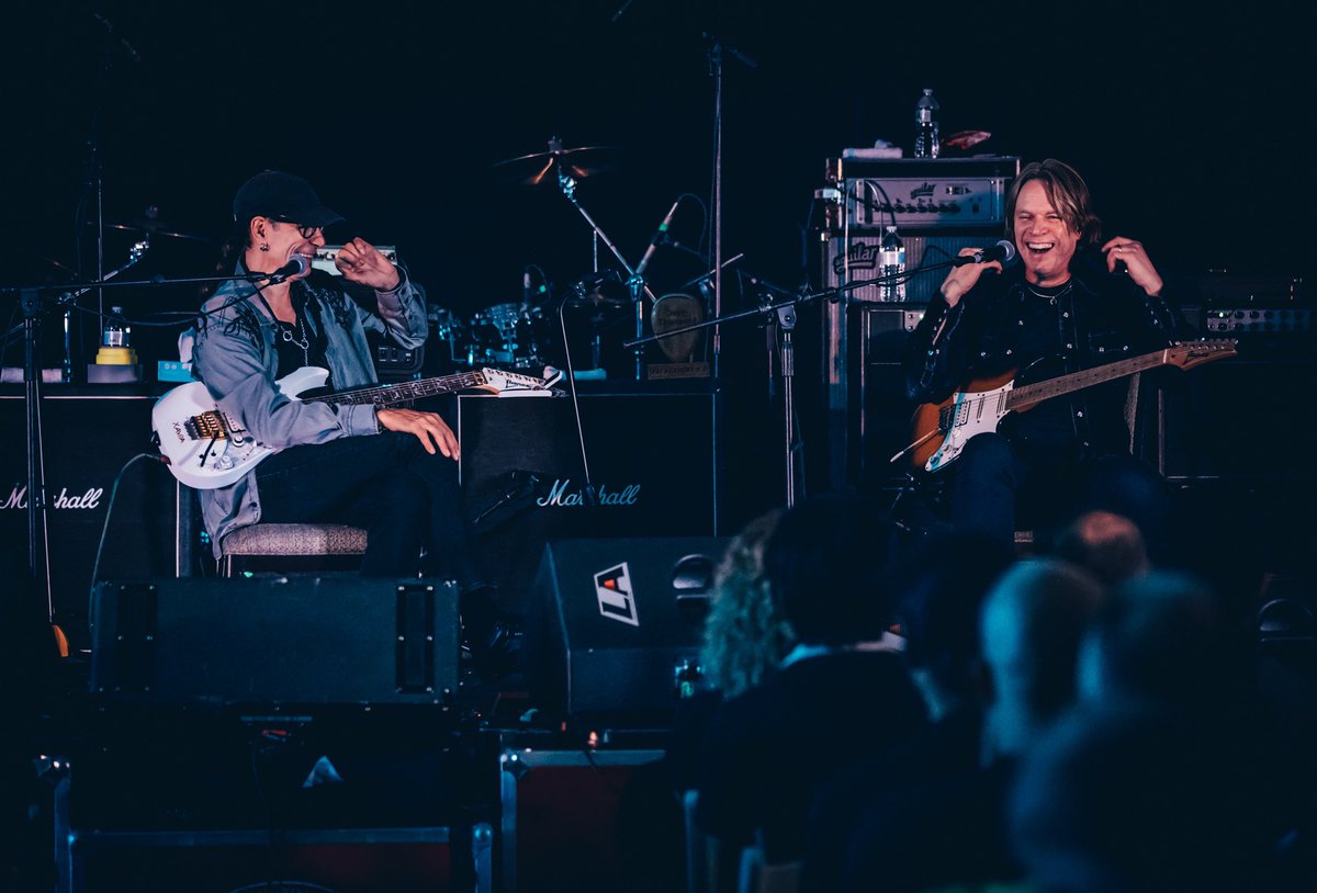 stevevai's tweet photo. Shout out to the incredible @AndyTimmonsBand on his b-day today. Andy is a completely accomplished &amp; inspired player whose passion for the instrument is as obvious as his control of it. Plus, he’s one of the nicest guys in the business. Right on brother Andy, here’s to many more. https://t.co/nicEn8Fmxs