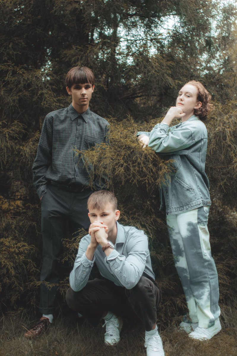 Hi, we are Persian Rug Sale and we are very happy to announce our new bassist Emma!! 🌟🌟🌟