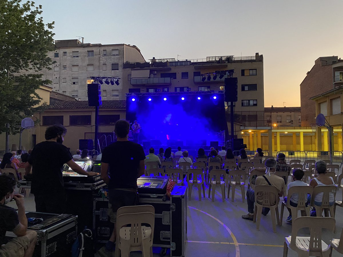 ViladeSalt's tweet photo. Tanquem aquesta edició del #Saltfaestiu amb el Festival de Guitarres de Girona-Costa Brava, el monòleg de Sitofonk i el concert de Joan Reig.
Gràcies per la vostra participació i la implicació de totes les entitats, artistes i col.laboradors!
#Salt #ViuSalt https://t.co/f92SLnZSpp