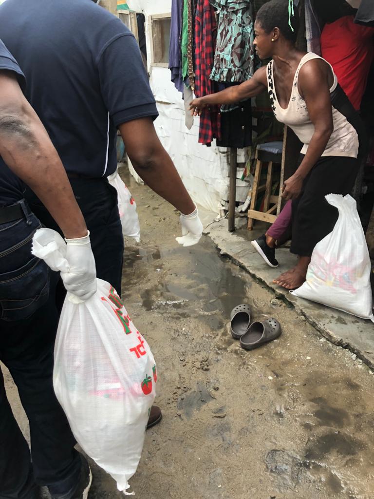 lbsamp_31's tweet image. Over the lockdown period, we teamed up with @theprojectark to deliver palliative food items to households at Ikota village, Lekki
#socialresponsibility #communitydevelopment #Sustainability #sdg2 #ZeroHunger #givingback #collaboration #endcovidforall #StaySafeNigeria