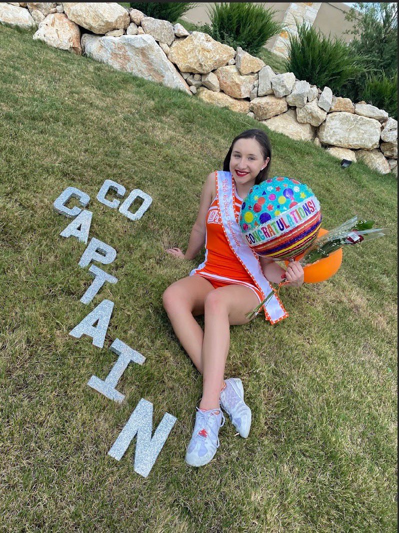 UHS CHEER 2021-2022 tweet media