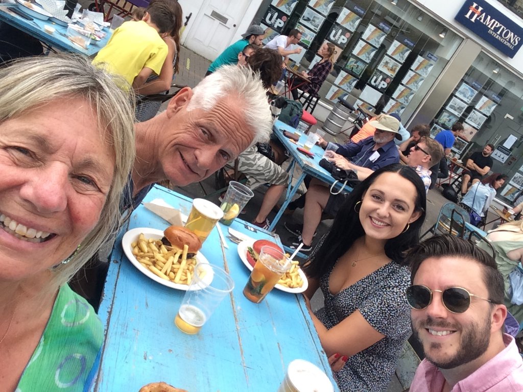 RuthMayorcas's tweet photo. This 'closed' road, #NorthcoteRd was fair buzzing even in the intermittent rain, #DevonshireRd #TGT cld be like this if local #ToryCouncillors got behind it stead of moaning. Delicious lunch @DraftHouseUK, brilliant staff too. https://t.co/zQcHgTyr4h