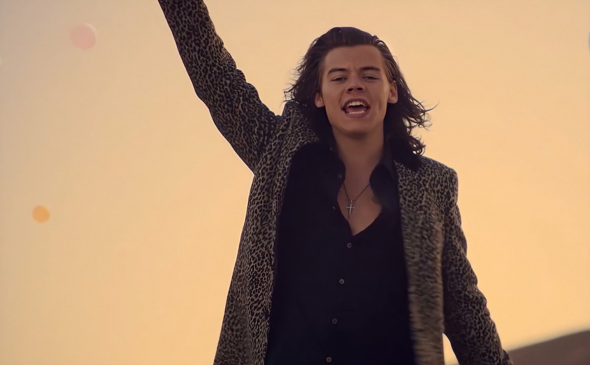 harrystylesmoot's tweet photo. Harry Harry in Steal My Girl (4K Video)✌️ https://t.co/PsO0dr07m5